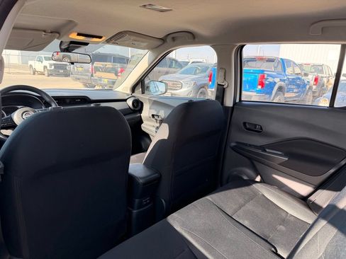 Used 2024 Nissan Kicks S FWD image 8