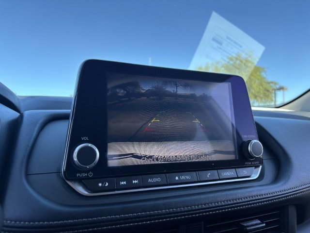 Used 2024 Nissan Rogue S FWD image 23