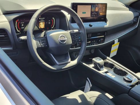 New 2026 Nissan Rogue Platinum AWD/4WD image 4