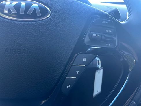 Used 2018 Kia Forte S FWD image 11