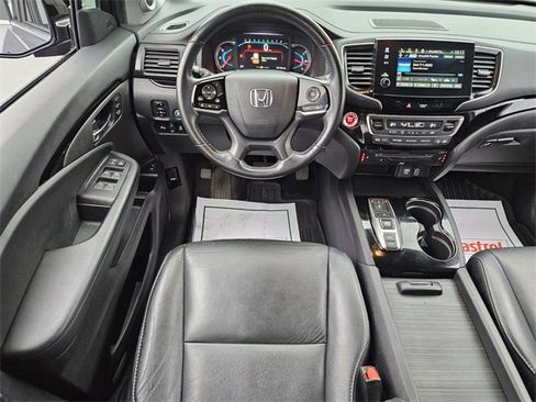 Used 2020 Honda Pilot Touring image 11