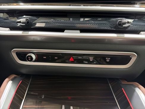 Used 2024 BMW X6 xDrive40i w/ Premium Package image 36