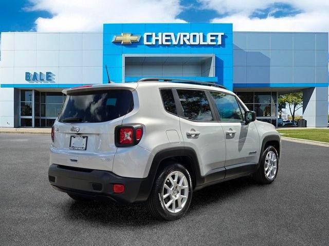 Used 2021 Jeep Renegade Latitude w/ Convenience Group FWD image 3