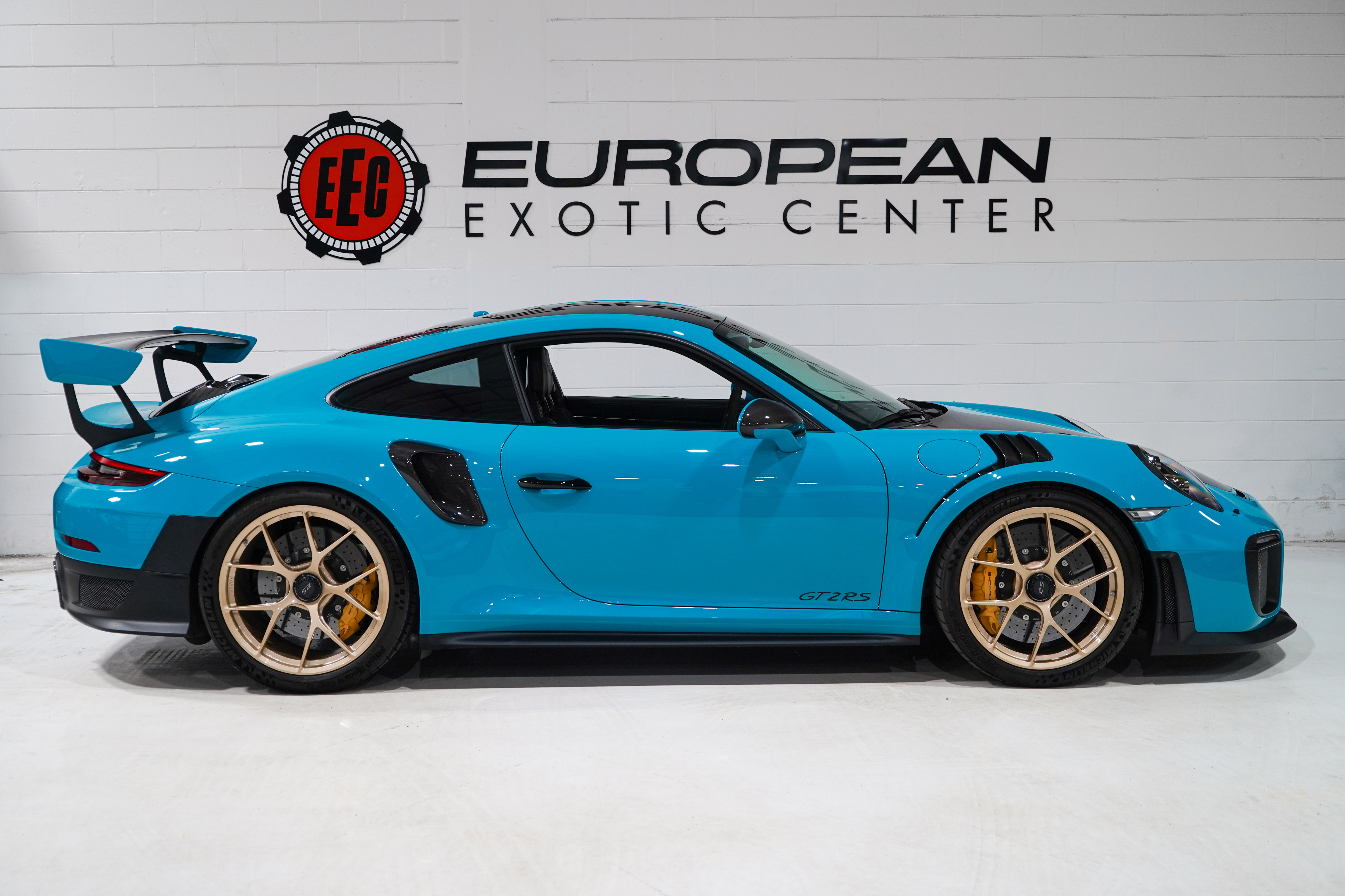 Used 2018 Porsche 911 GT2 RS RWD image 6