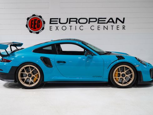 Used 2018 Porsche 911 GT2 RS RWD image 6