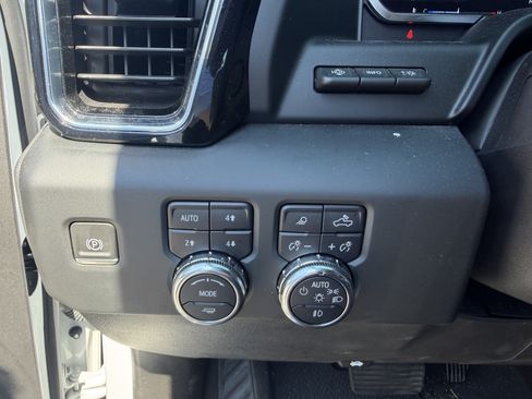 Used 2023 GMC Sierra 1500 Denali w/ Denali Reserve Package AWD/4WD image 13