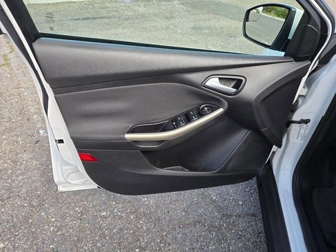 Used 2012 Ford Focus SEL image 20