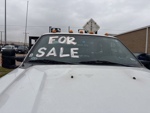 Used 2015 Ford F550 XL w/ Power Equipment Group image 6