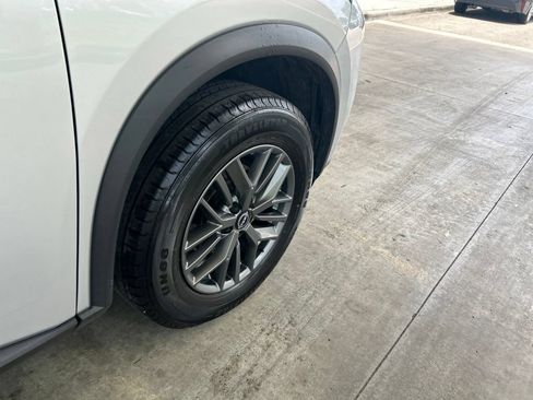 Used 2024 Nissan Rogue S FWD image 19