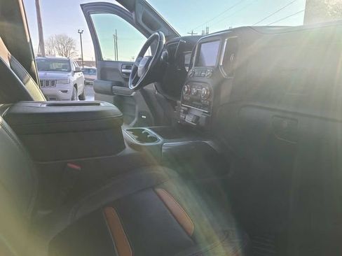 Used 2021 GMC Sierra 1500 AT4 w/ Off-Road Performance Package image 19
