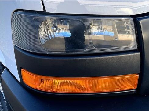 Used 2023 GMC Savana 3500 w/ Driver Convenience Package image 30