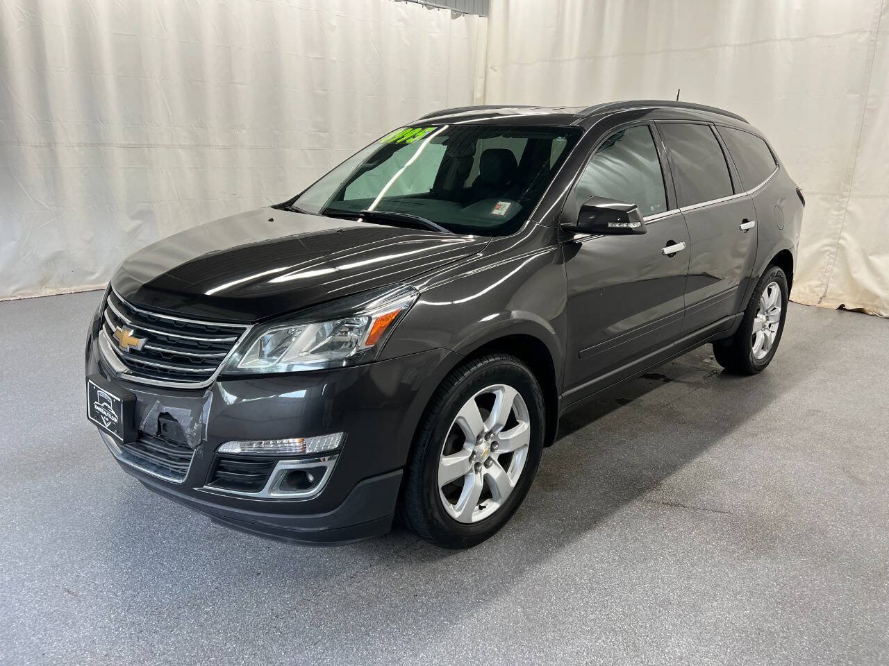 Used 2016 Chevrolet Traverse LT w/ Style and Technology Package AWD/4WD image 1