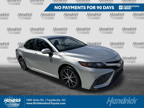 Certified 2024 Toyota Camry SE FWD image 1