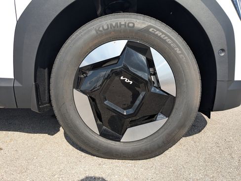 New 2026 Kia EV9 Wind image 13