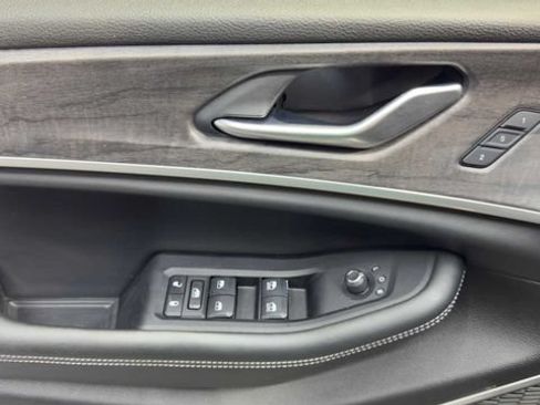 Used 2022 Jeep Grand Cherokee L Limited RWD image 22