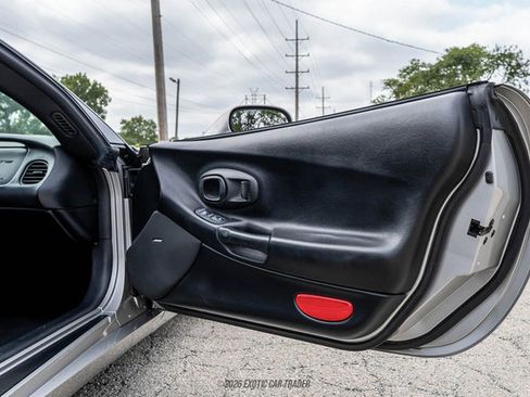 Used 2004 Chevrolet Corvette Coupe w/ Roof Package RWD image 64