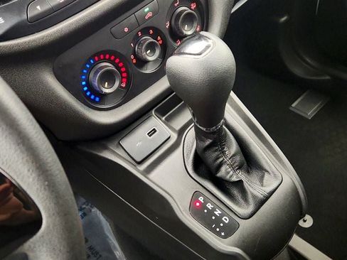 Used 2021 RAM ProMaster City Tradesman FWD image 14