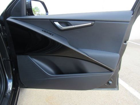 Used 2023 Kia Niro EX Touring image 21