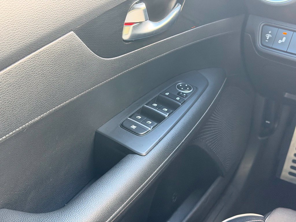 Used 2023 Kia Forte GT-Line FWD image 9