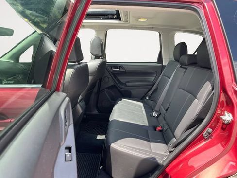 Used 2018 Subaru Forester 2.5i Touring AWD/4WD image 13
