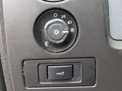 Used 2014 Ford F150 XLT w/ Equipment Group 302A Luxury AWD/4WD image 17