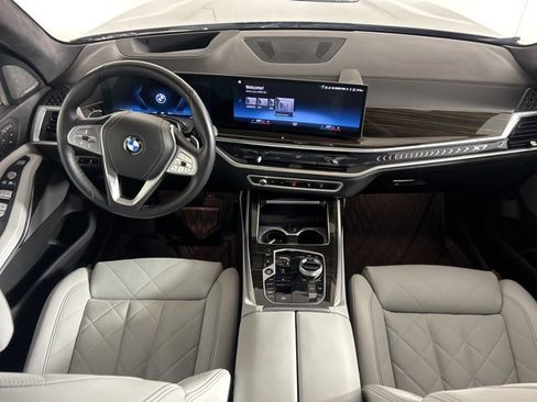 Used 2023 BMW X7 xDrive40i w/ Executive Package image 16