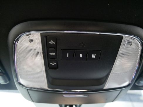 Used 2013 Dodge Charger SXT image 33