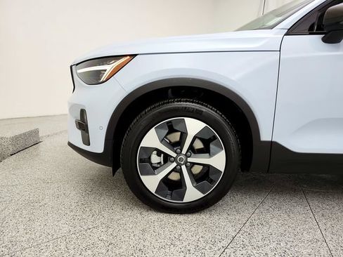 Certified 2026 Volvo XC40 B5 Plus AWD/4WD image 27