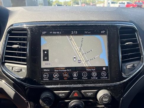 Used 2020 Jeep Grand Cherokee Limited AWD/4WD image 17