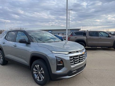 New 2026 Chevrolet Equinox LT image 3