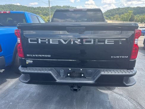 Used 2023 Chevrolet Silverado 1500 Custom AWD/4WD image 5