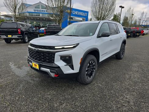 New 2026 Chevrolet Traverse Z71 w/ Enhanced Driving Package image 2