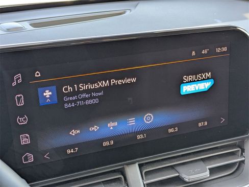 Used 2025 Chevrolet Trax LT w/ LT Convenience Package image 21