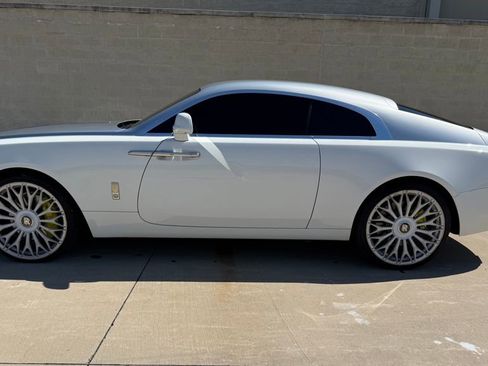 Used 2016 Rolls-Royce Wraith image 2