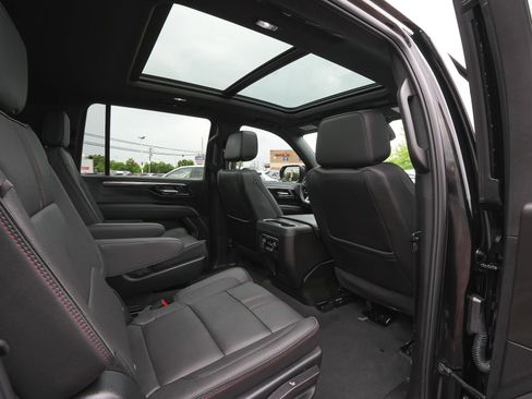 Used 2026 Chevrolet Suburban RST w/ RST Capability Package AWD/4WD image 44
