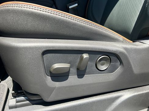 New 2026 GMC Yukon Denali Ultimate AWD/4WD image 18