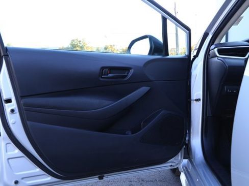 Used 2023 Toyota Corolla LE image 21