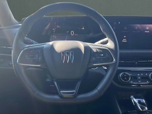 Used 2024 Buick Envista Sport Touring w/ Convenience I Package image 18