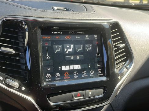 Used 2022 Jeep Cherokee Limited image 15