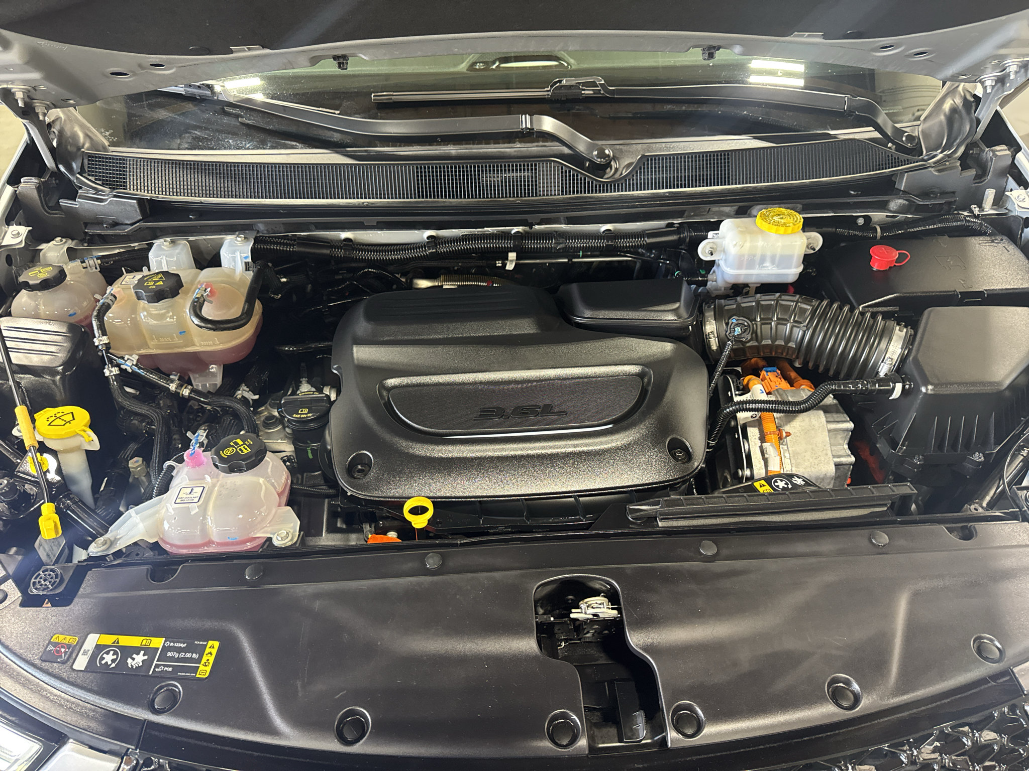 Used 2024 Chrysler Pacifica Limited FWD image 33