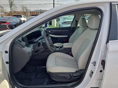 Used 2025 Hyundai Sonata SE FWD image 11