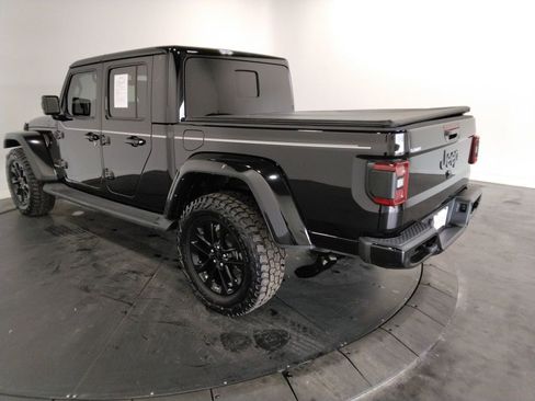 Used 2021 Jeep Gladiator Overland image 8