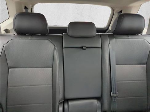 Used 2020 Volkswagen Tiguan SE w/ Panoramic Sunroof Package FWD image 27
