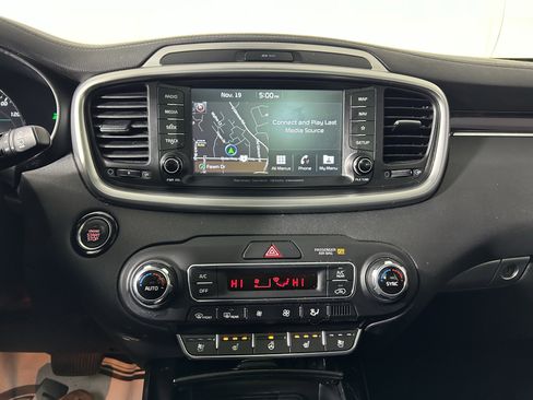 Used 2019 Kia Sorento SX w/ SX Touring Package image 23