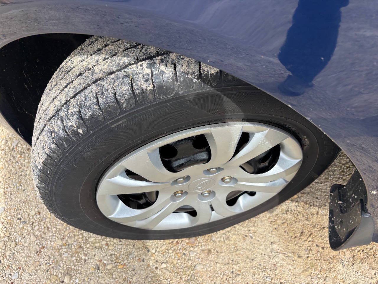 Used 2009 Hyundai Elantra GLS w/ Popular Equipment Pkg 2 FWD image 4