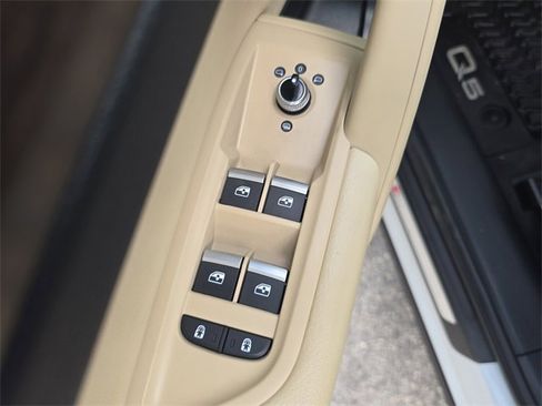 Used 2025 Audi Q5 e Premium image 14