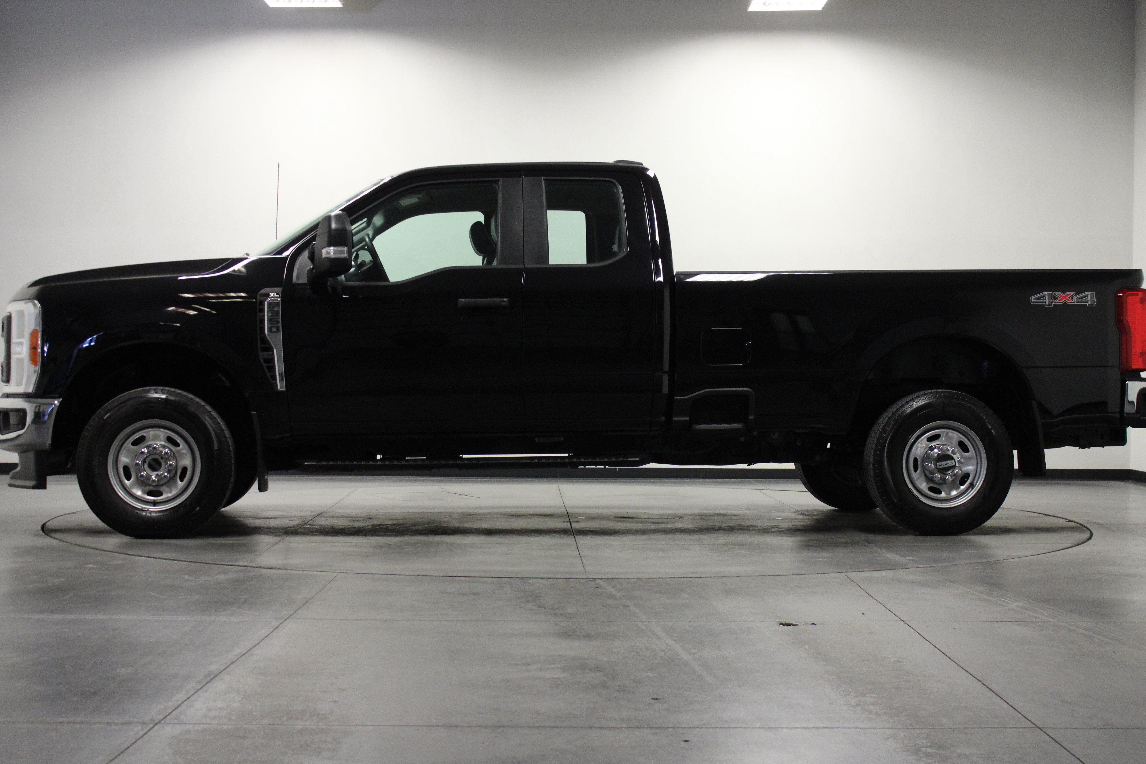 Used 2023 Ford F350 XL w/ XL Chrome Package AWD/4WD image 7