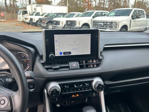 Used 2024 Toyota RAV4 XLE image 40