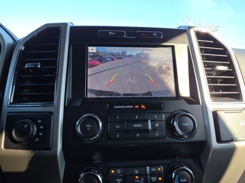 Used 2019 Ford F150 Lariat image 29