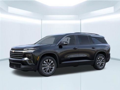 New 2026 Chevrolet Traverse LT image 2